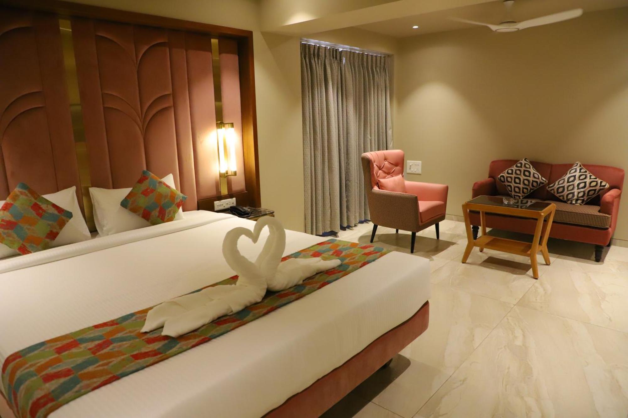 Le Vivanta Virar Bagian luar foto