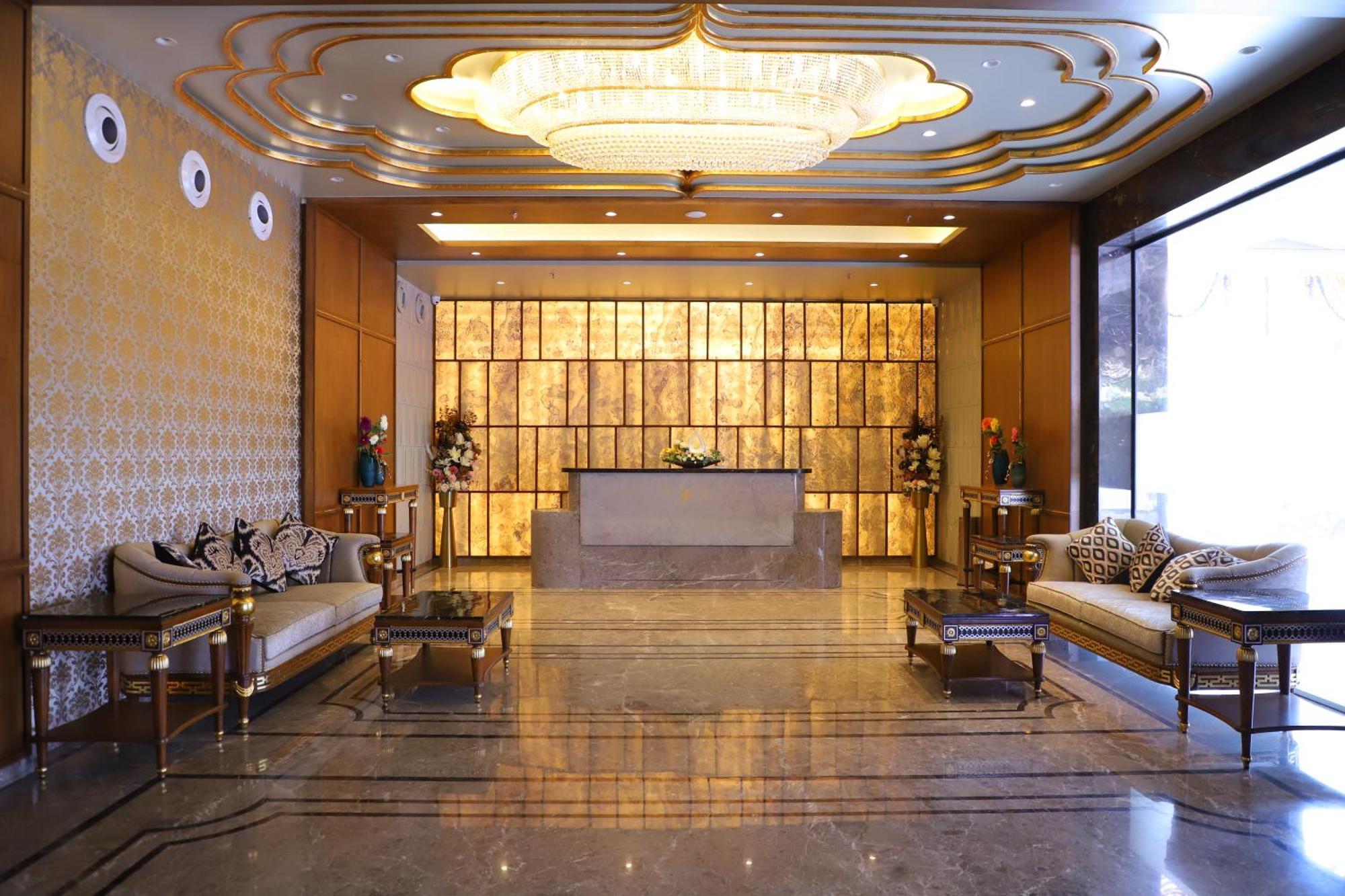 Le Vivanta Virar Bagian luar foto