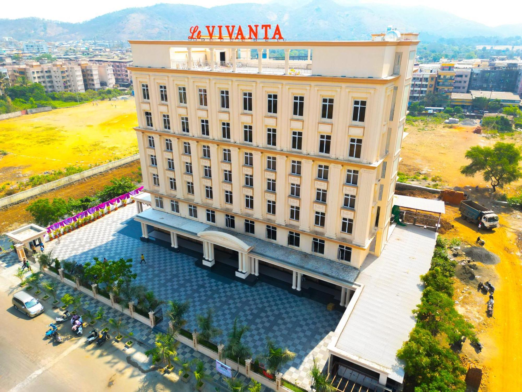 Le Vivanta Virar Bagian luar foto