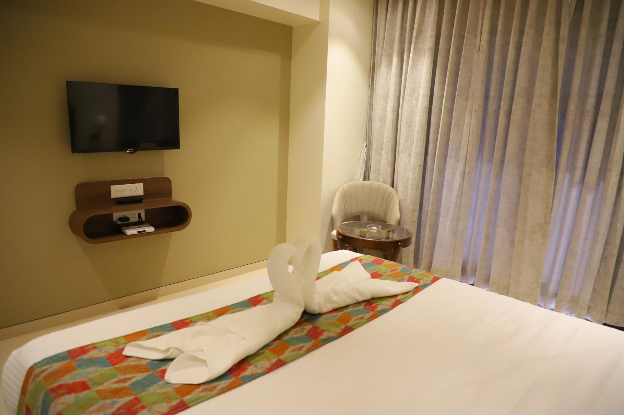 Le Vivanta Virar Bagian luar foto