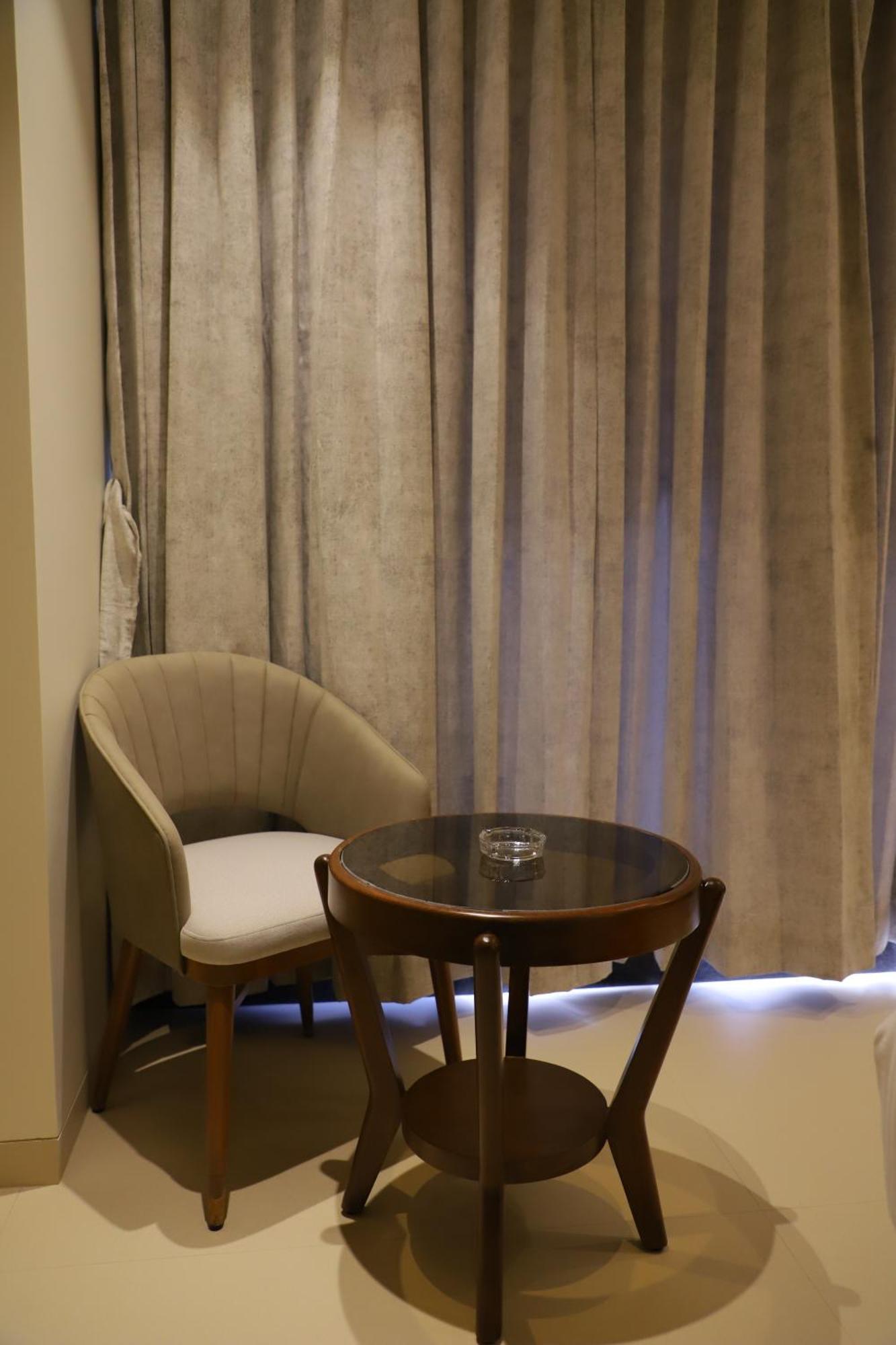 Le Vivanta Virar Bagian luar foto
