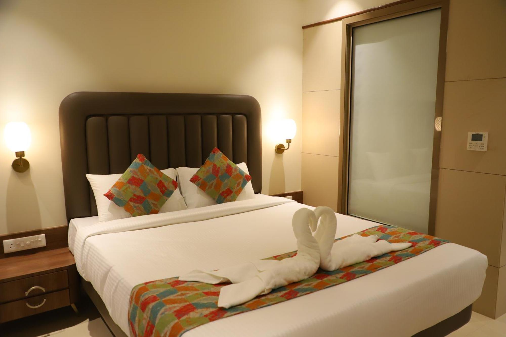 Le Vivanta Virar Bagian luar foto