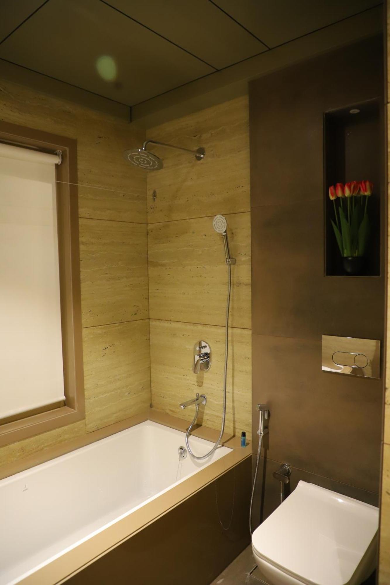 Le Vivanta Virar Bagian luar foto