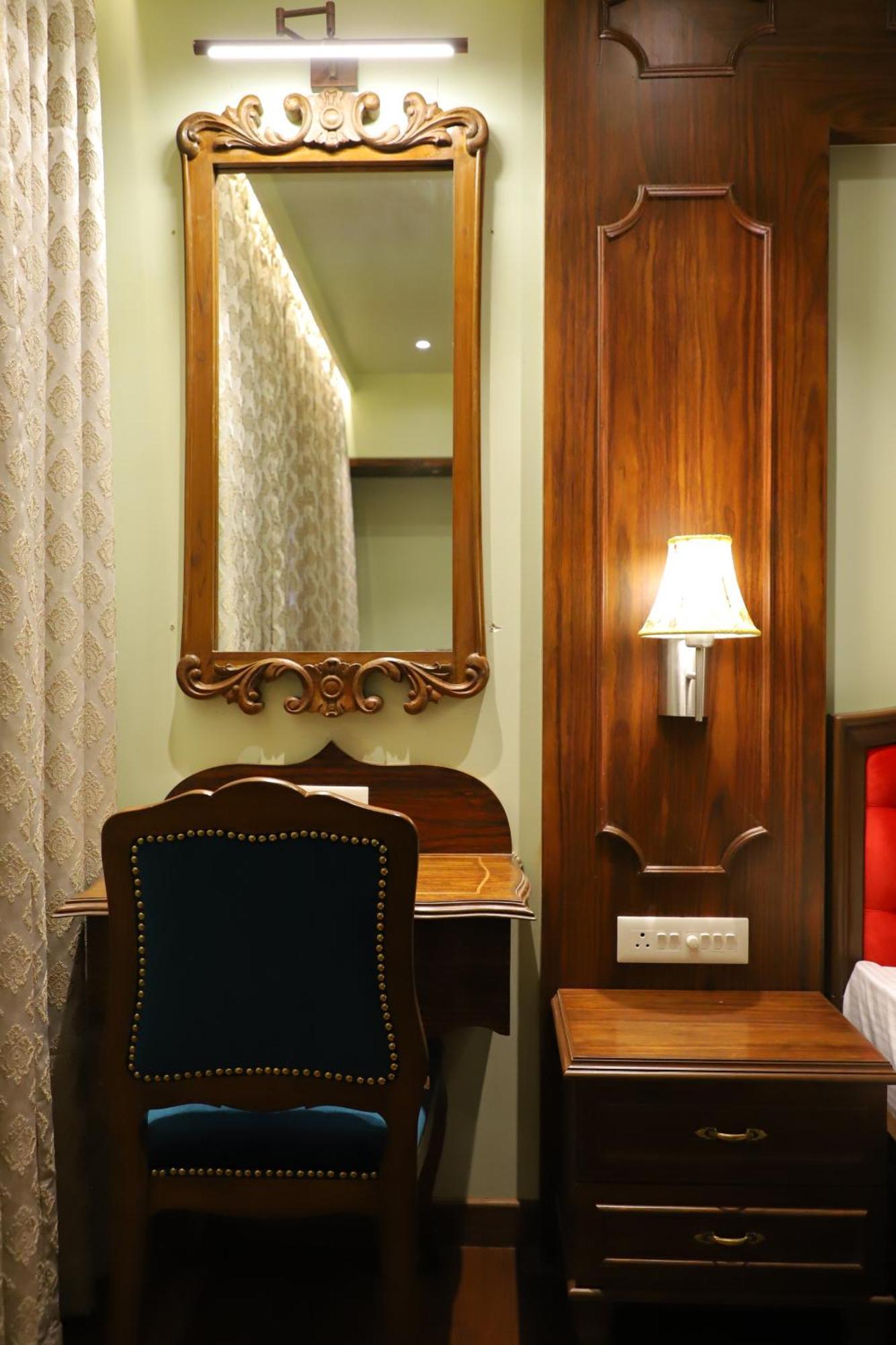 Le Vivanta Virar Bagian luar foto